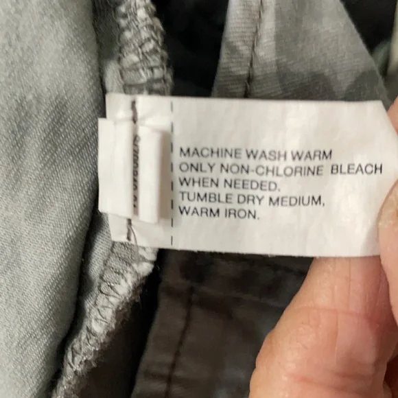 Gap men’s camouflage cargo shorts - Picture 7 of 11